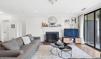 601 WILKES St 301, Alexandria, VA 22314