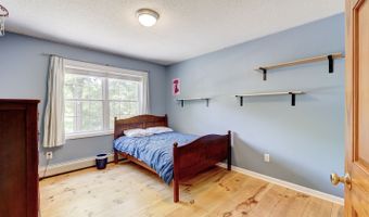 35 Woodsedge Ct, Berlin, CT 06037
