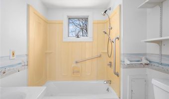 292 Boulevard, Middletown, RI 02842