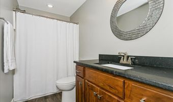 2407 N Lakeside Cir, Andover, KS 67002