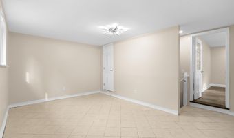 12 Homestead Pl, Branford, CT 06405