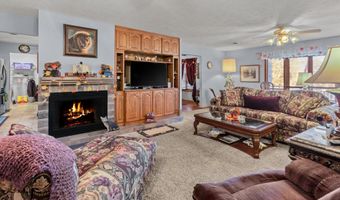 2007 Oakridge Dr, Ava, MO 65608