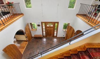 104 Juniper Ridge Rd, Brattleboro, VT 05301