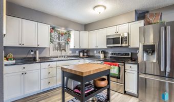 205 S 1st Ave, Brandon, SD 57005