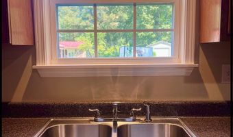 202 Bates St, Batesville, MS 38606