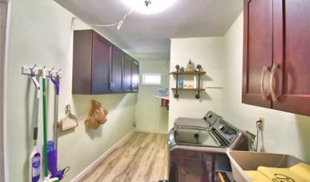 902 CRESTVIEW Dr, Auburndale, FL 33823