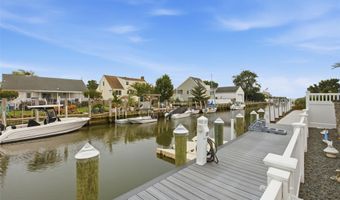 30 Berger Ave, Amityville, NY 11701