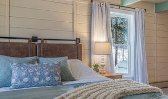 26 Hummingbird Ln, Bar Harbor, ME 04609