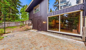 2910 Greenbriar Ln, Arcata, CA 95521