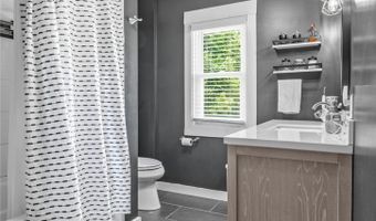 2107 Shunk Ave, Alliance, OH 44601