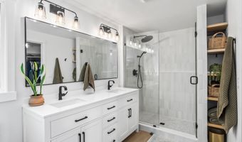 742 SE Sun Ln, Bend, OR 97702