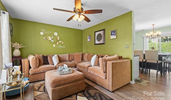 7123 Wandering Creek Dr, Charlotte, NC 28216