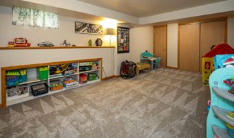 129 Dumbarton Hill Ct, Aberdeen, NJ 07747