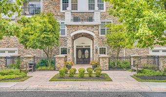 7201 TRAVERTINE Dr 104, Baltimore, MD 21209