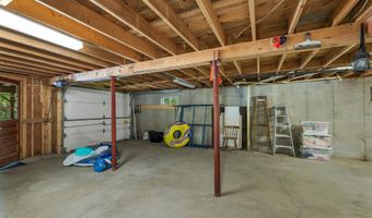 177 Alton Shores Rd, Alton, NH 03810