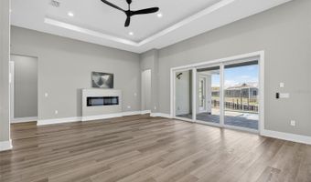 614 PINCKNEY Dr, Apollo Beach, FL 33572