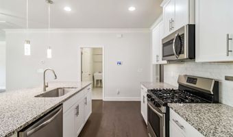 881 Deepwood Ct, Boiling Springs, SC 29316