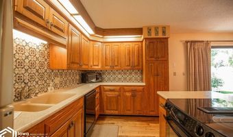 1302 E Linden St, Algona, IA 50511