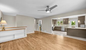 640 Ash St, Algonquin, IL 60102