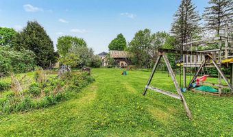 498 Montgomery Rd, Berkshire, VT 05447
