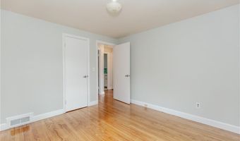 189 Poplar Dr, Cranston, RI 02920