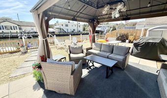 210 Fernwood Dr, Bayville, NJ 08721