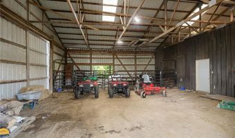 10700 SE Crabapple Rd, Agency, MO 64401