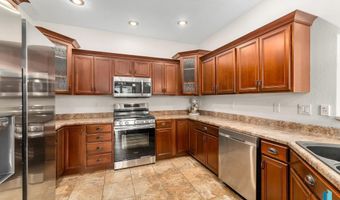 907 St Andrews Dr, Beresford, SD 57004