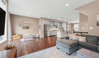 2733 S Spurway Dr, Ann Arbor, MI 48105