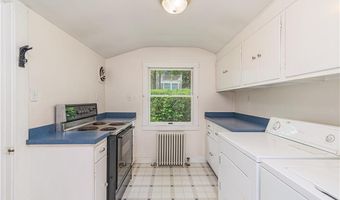 43 Standish Rd, Jamestown, RI 02835