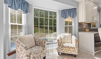 1233 Red Oak Plantation Dr, Ballwin, MO 63021