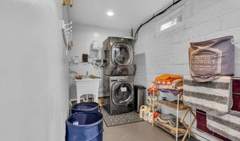 8 Deal Lake Ct, Asbury Park, NJ 07712
