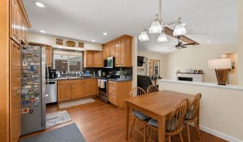 409 Mayfair Dr, Ballwin, MO 63011