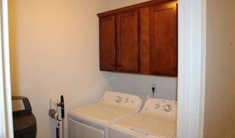 3214 E Leverett Ct, Alton, IL 62002