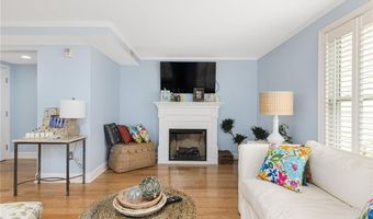 20 Narragansett Ave 602, Narragansett, RI 02882
