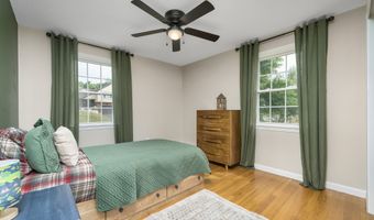 15 Diane Dr, Cromwell, CT 06416