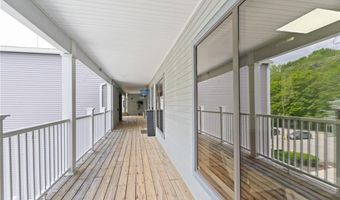 1050 Main St 24, East Greenwich, RI 02818