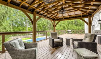 14 S Post Ln, Airmont, NY 10952