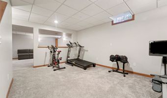 228 E THORNBROOK Ln, Appleton, WI 54913