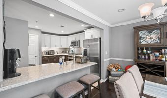 32 MARINA Dr, Bayonne, NJ 07002