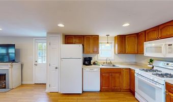 14 Krzak Rd, North Kingstown, RI 02852
