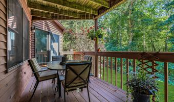 76 Pape Dr, Atlantic Highlands, NJ 07716