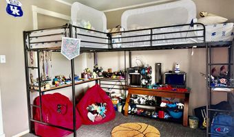 260 Putter Ln, Beattyville, KY 41311