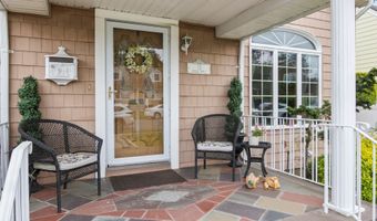 13 Evans Ave, Albertson, NY 11507