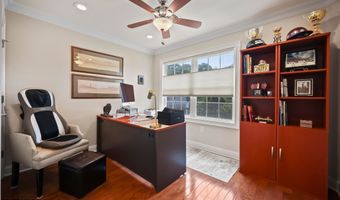 14 White Oak Ln, Aberdeen, NJ 07747