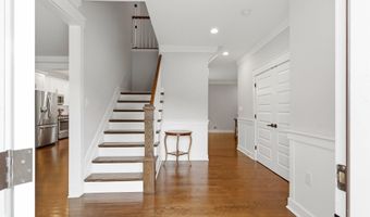 555 Egenolf Pl, Bayville, NJ 08721