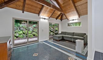 1055 Kaupakalua Rd, Haiku, HI 96708
