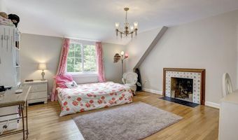 5204 WESTWOOD Dr, Bethesda, MD 20816
