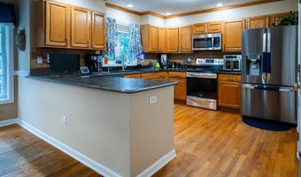 45 Pocono Ln 4, Danbury, CT 06810