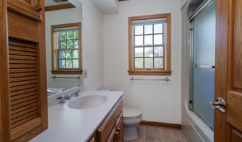 9 Howd Ave, Branford, CT 06405